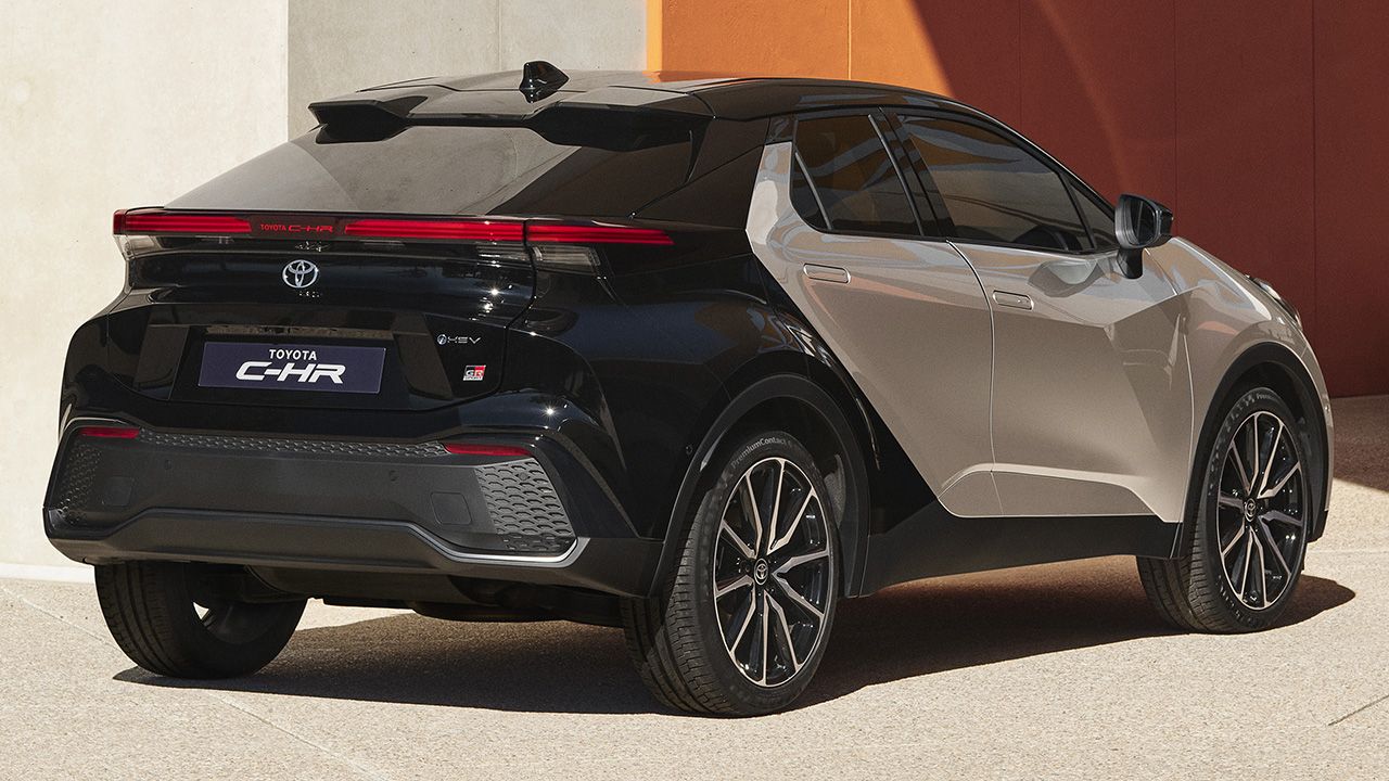 Toyota C-HR 2024 - posterior