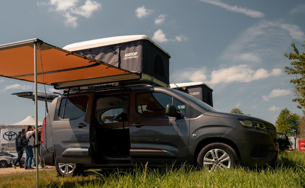 Los Toyota Land Cruiser, Hilux y el ProAce City copian a Volkswagen, estrenan las novedades Camper de QUQUQ