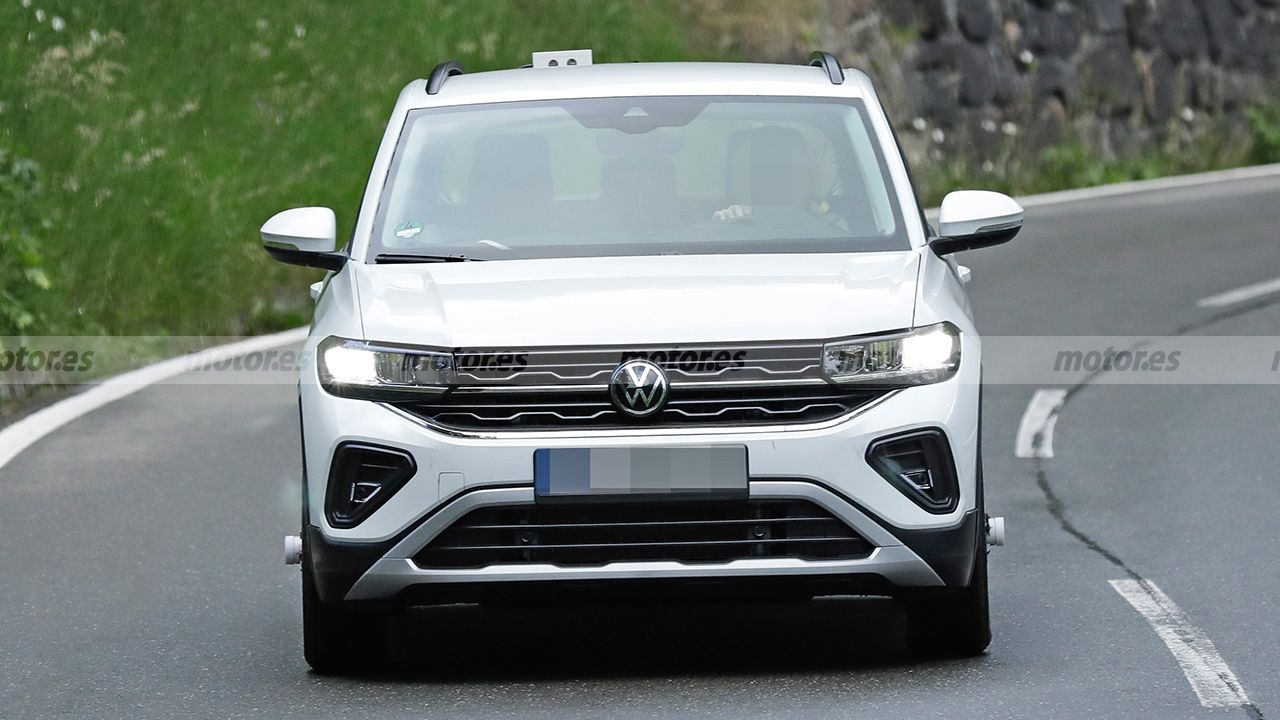 Volkswagen T-Cross 2024 - foto espía frontal