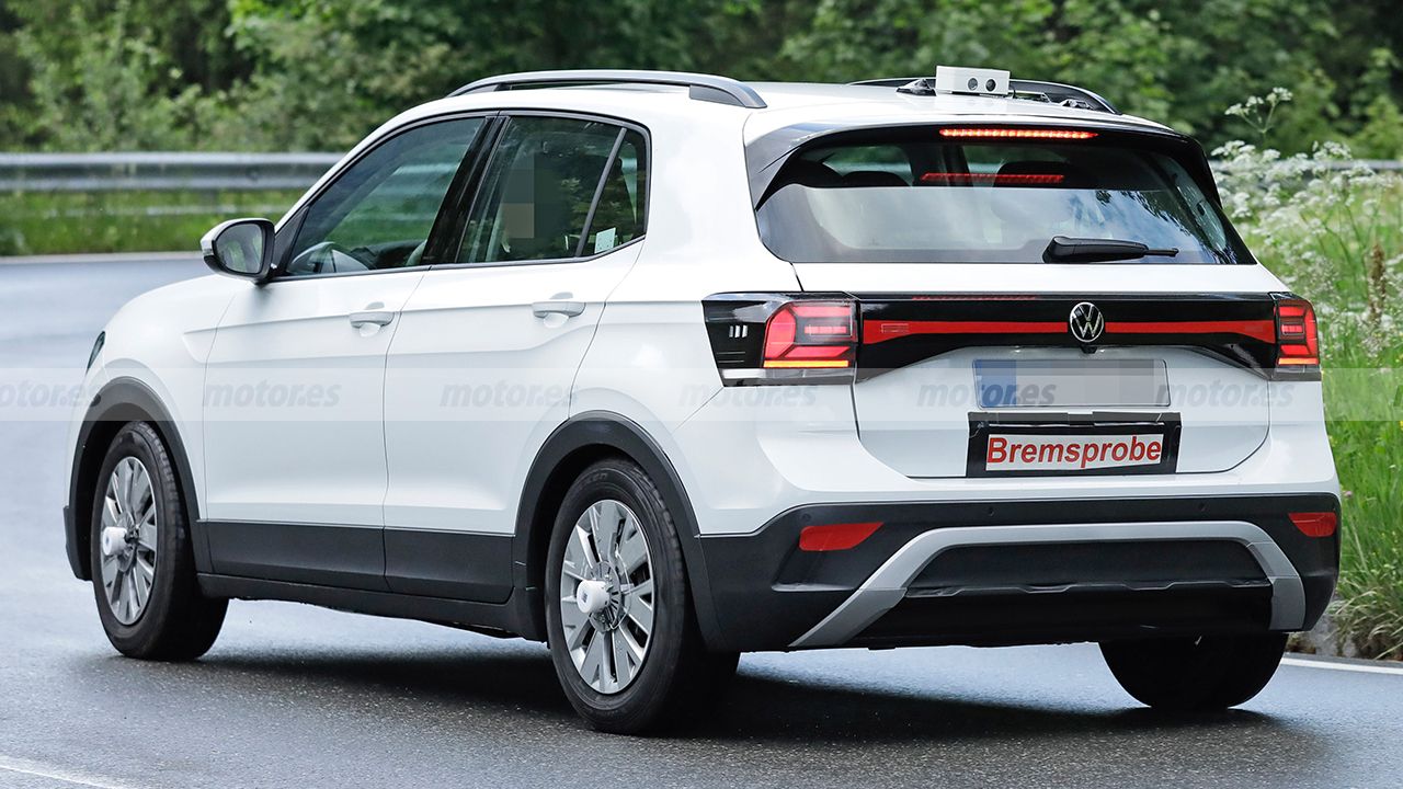 Volkswagen T-Cross 2024 - foto espía posterior