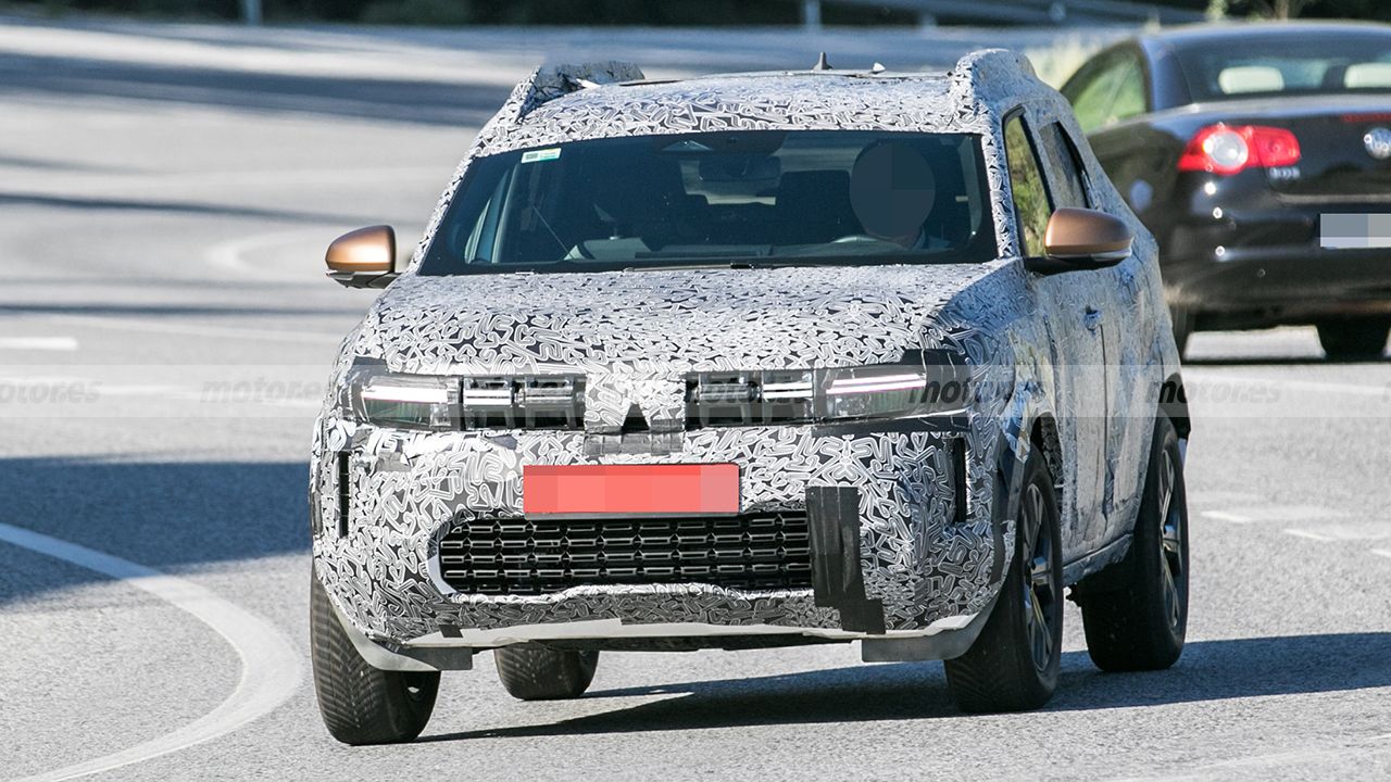 Dacia Duster 2024 - foto espía frontal