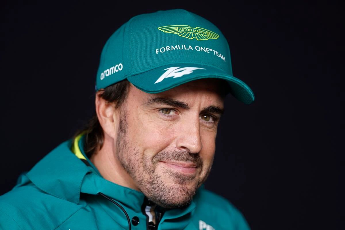 Fernando Alonso no se pone nervioso por la crisis de Aston Martin y ataja el amago de pánico con sensatez