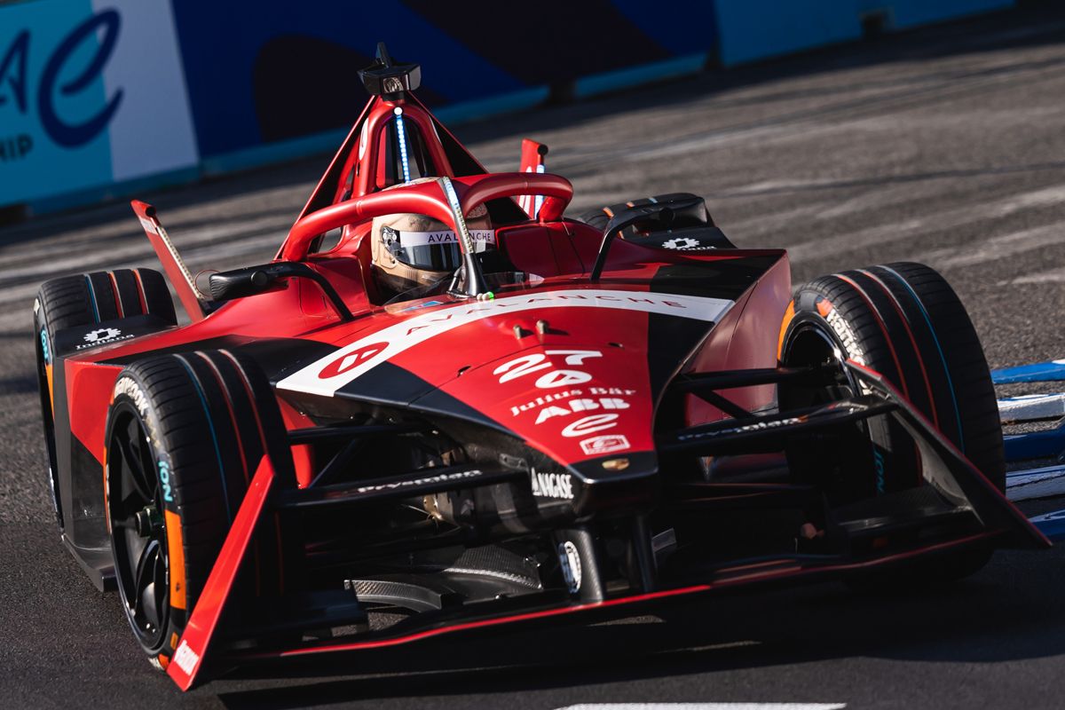 Jake Dennis gana la segunda manga del ePrix de Roma y se escapa al frente de la Fórmula E