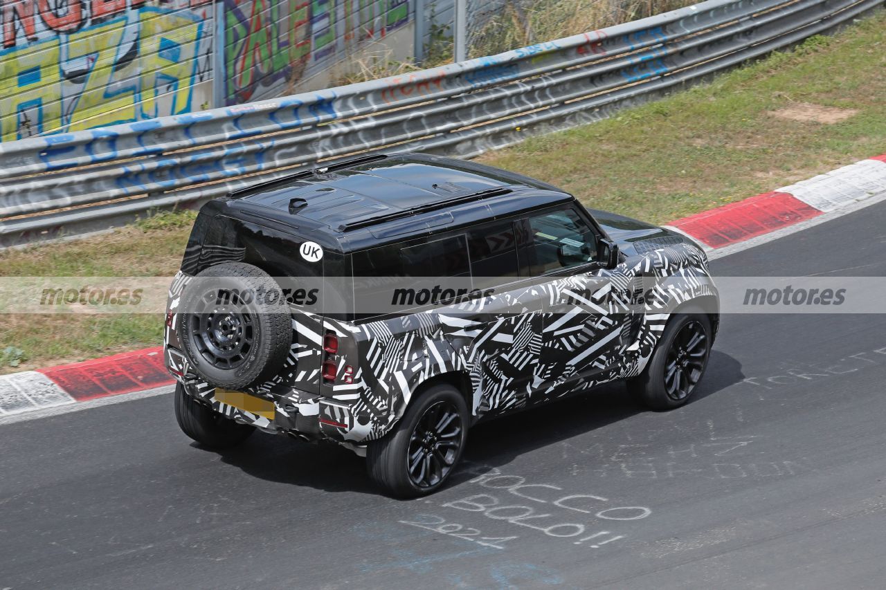 Fotos espía Land Rover Defender SVX 2024 en Nürburgring