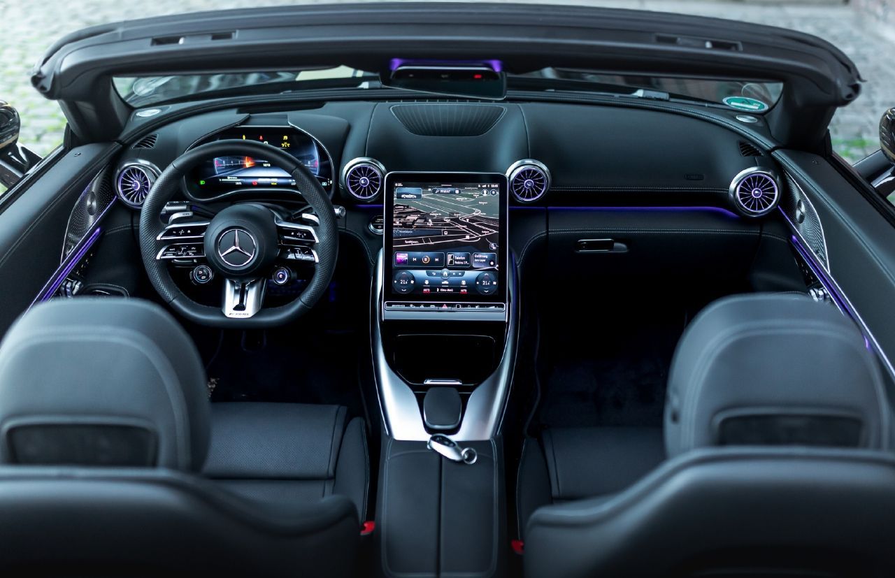 Mercedes-AMG SL interior