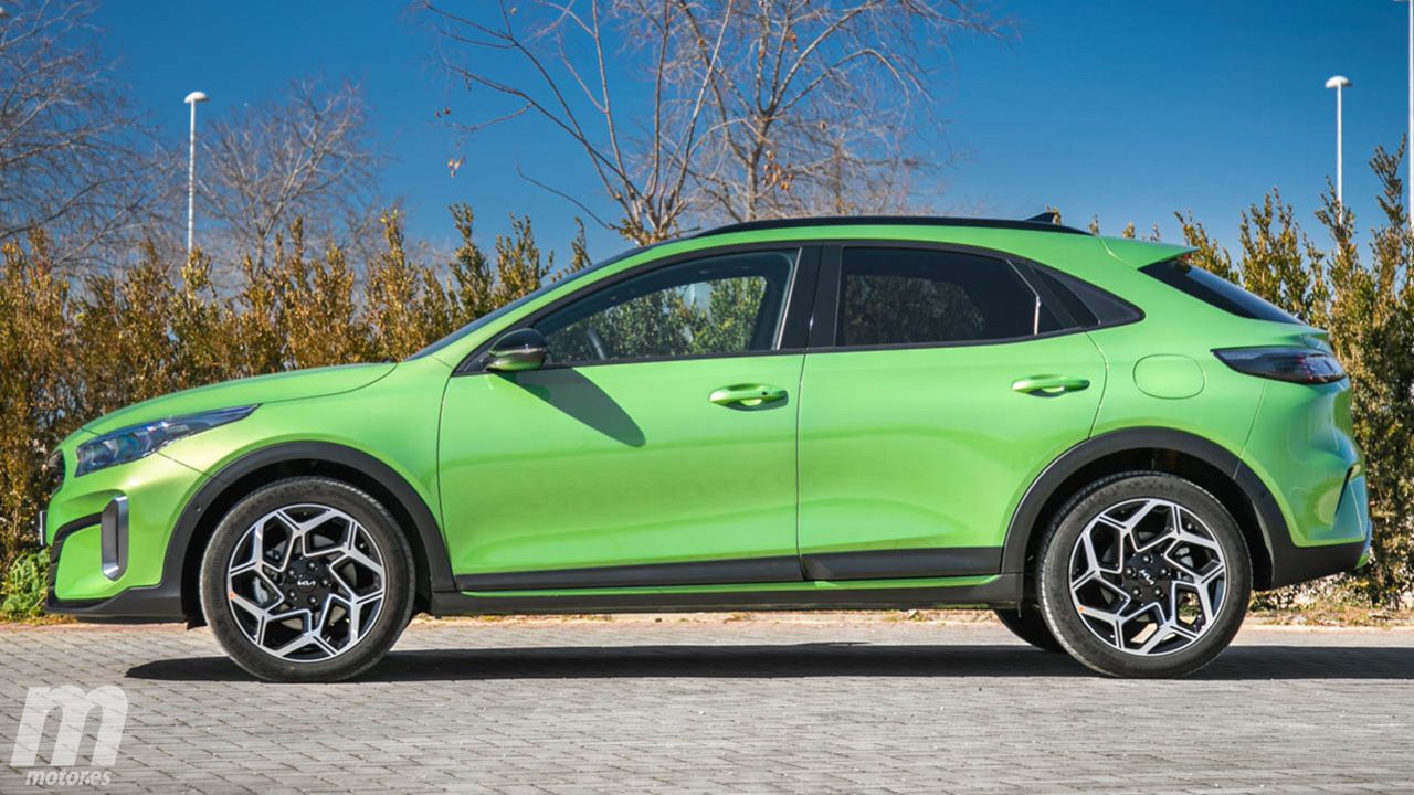 Etiqueta ECO, un motor para hacer muchos kilómetros y 3.300 € de descuento, este KIA está en oferta y es el chollo del segmento C-SUV