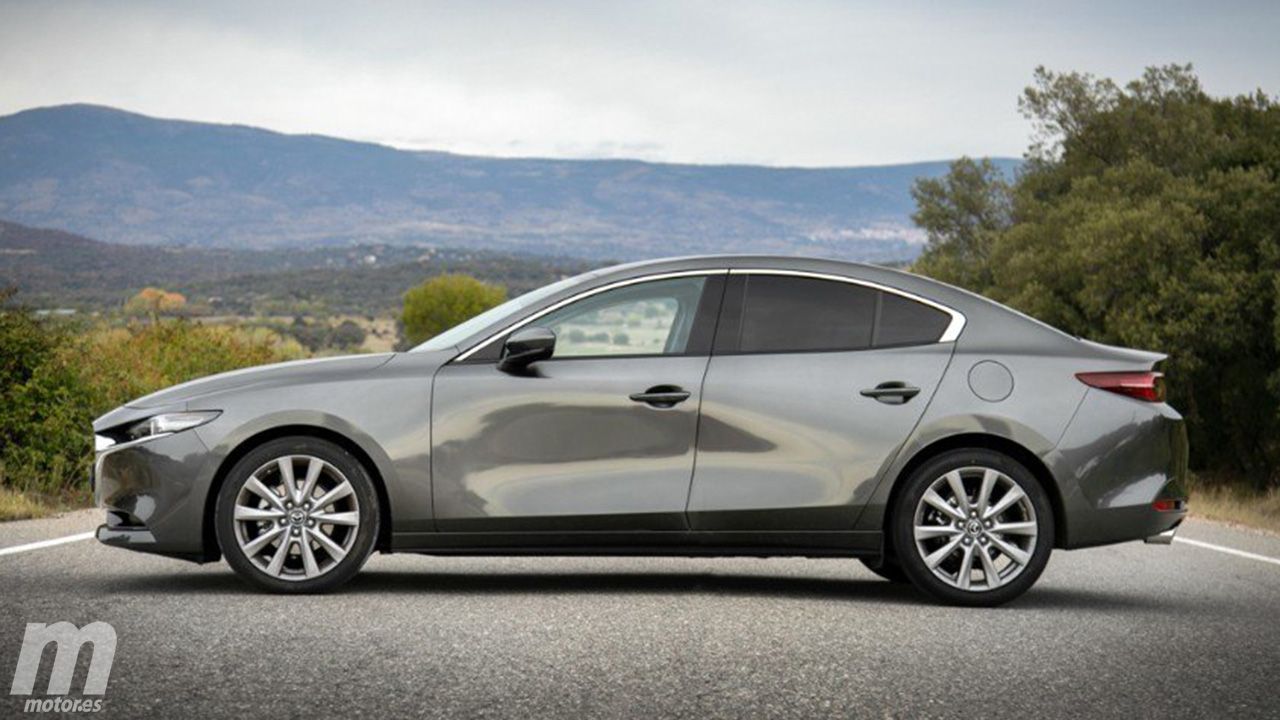 El sedán japonés más elegante está en oferta y pone en apuros a Mercedes y Audi gracias a su motor de 150 CV y la etiqueta ECO