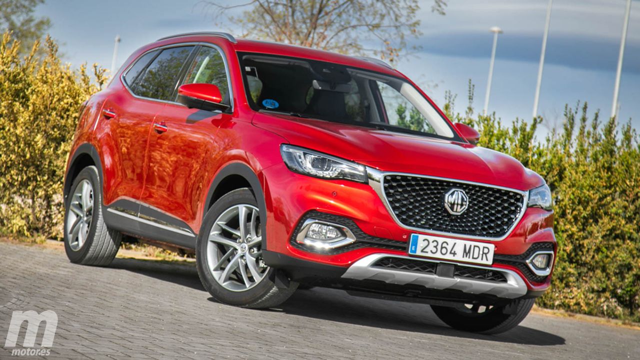 Etiqueta CERO y 4.300 € de descuento, el SUV PHEV de MG pone en apuros a los Hyundai Tucson y KIA Sportage