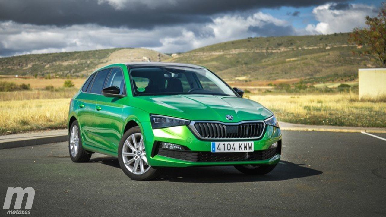 4.000 € de descuento y automático, el compacto barato de Skoda está en oferta y apunta al KIA Ceed, pero date prisa, pronto subirá de precio