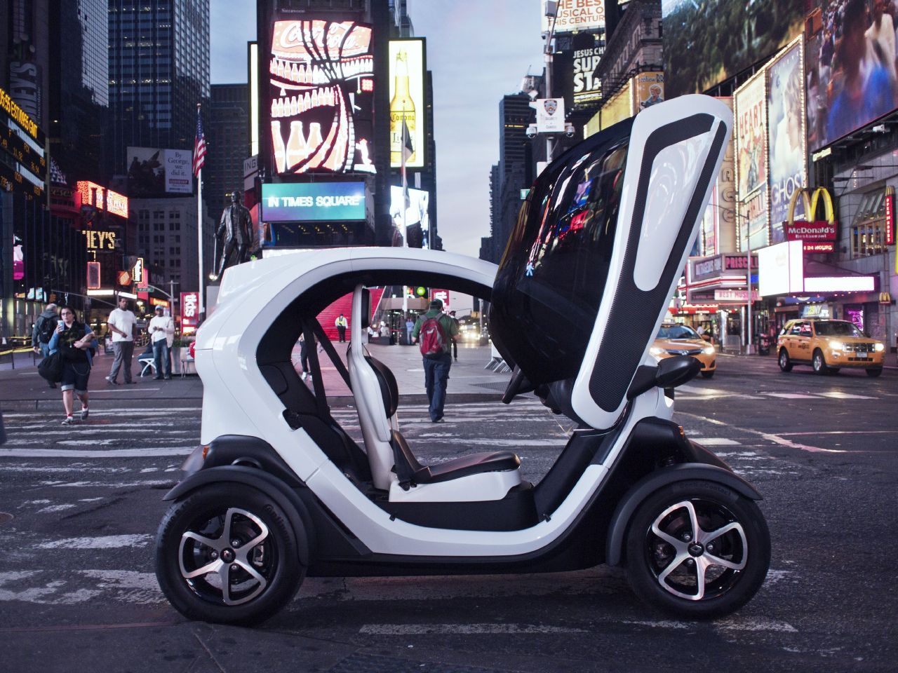 El Renault Twizy se despide de producción ahora que llega el FIAT Topolino, la historia de un eléctrico que no revolucionó el mercado 