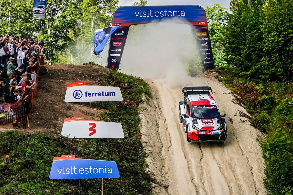 Thierry Neuville se coloca líder del Rally de Estonia mientras Ott Tänak acumula scratchs