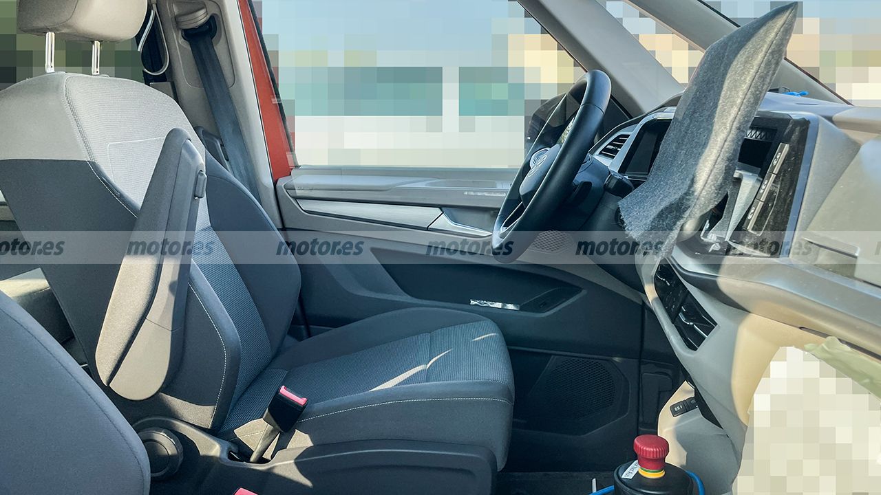 Volkswagen Multivan 2025 - foto espía interior