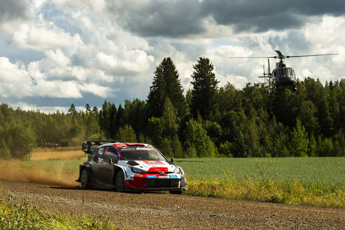 Elfyn Evans dobla su ventaja al frente del Rally de Finlandia y acaricia el triunfo final