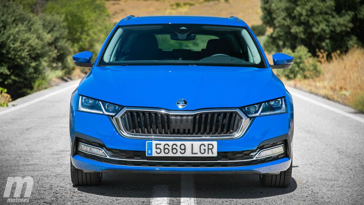 Más de 3.000 € de descuento y etiqueta ECO, el perfecto anti-SUV de Skoda está en oferta y es el chollo del momento