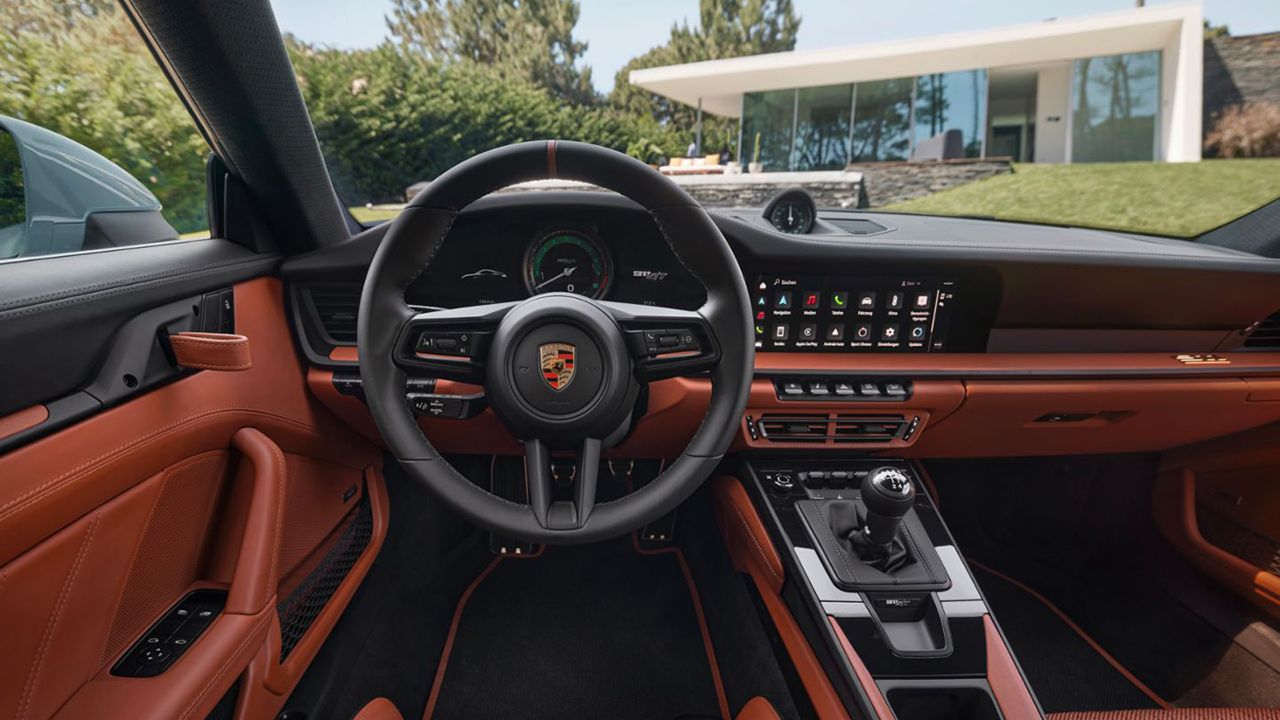 Porsche 911 S/T - interior