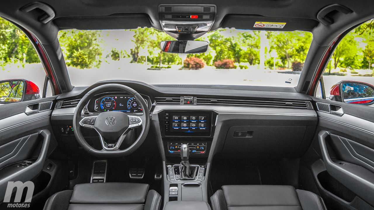 Volkswagen Passat 2024 - interior