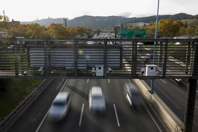 Trànsit, la DGT catalana, triplicó ilegalmente el importe de las multas de velocidad por aplicar mal el margen de error