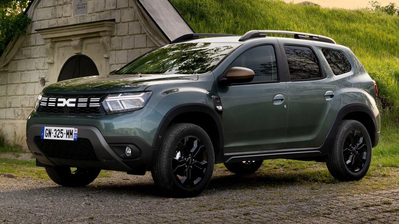 Italia - Julio 2023: El Dacia Duster brilla entre los SUV mientras el MG ZS consolida su posición