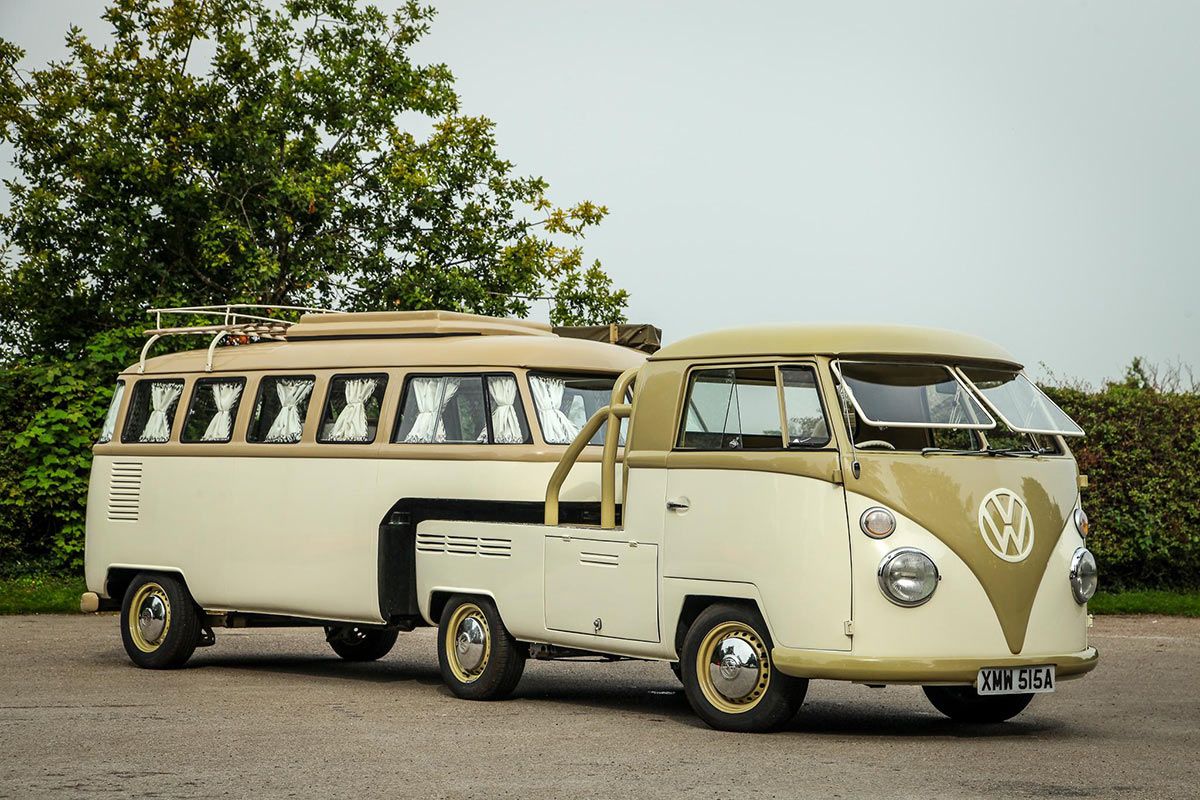 A subasta esta inédita camper con dos VW T2 de 1963 unidas entre sí y motor de un Audi S3