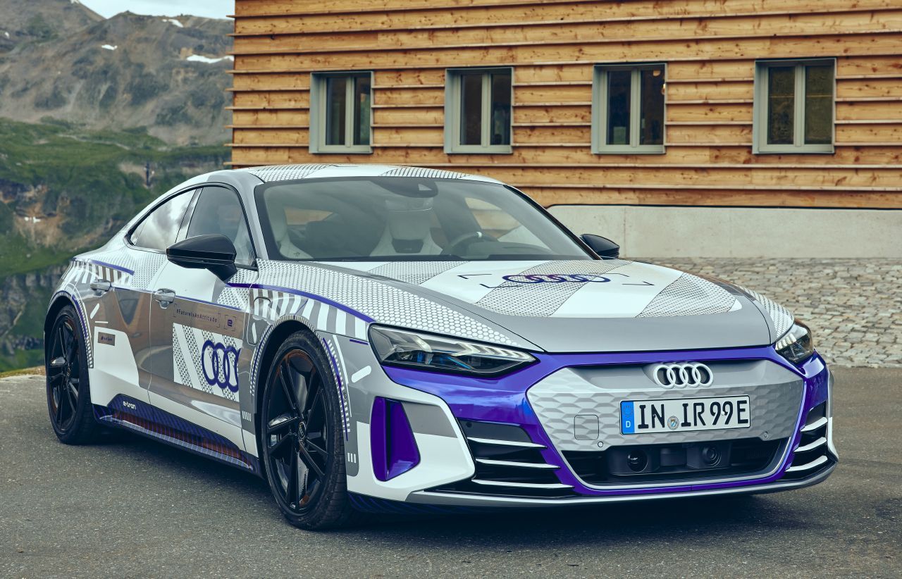 El exclusivo Audi RS e-tron GT celebra el 40º aniversario de la marca deportiva de los cuatro aros con una edición limitada