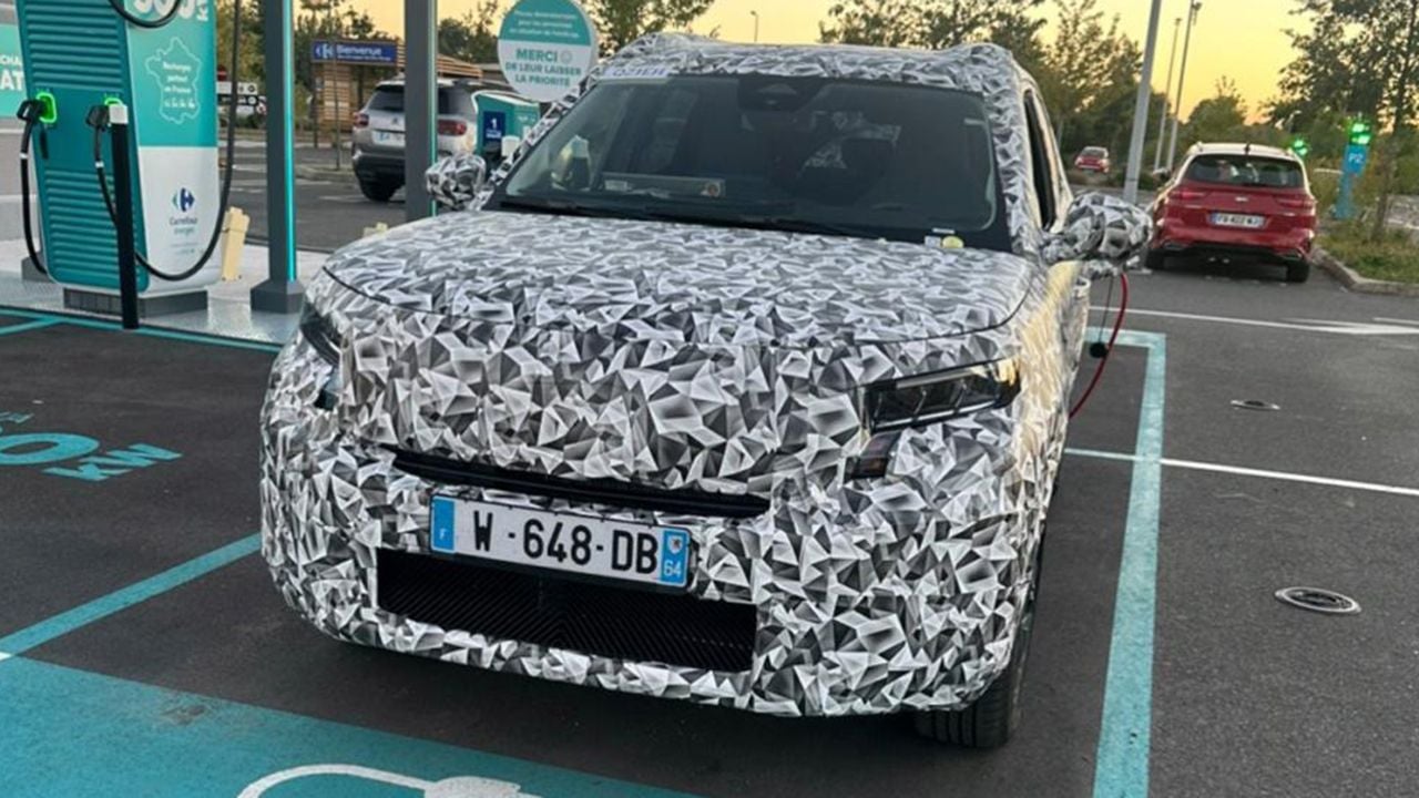 Citroën se adelanta al Dacia Sandero con un coche eléctrico asequible, el nuevo ë-C3 al detalle en estas fotos espía