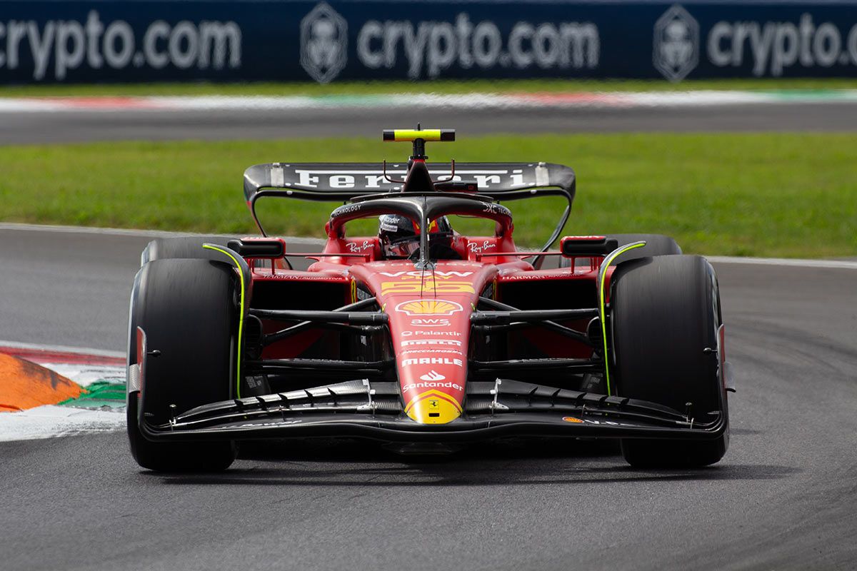 Carlos Sainz celebra su 29º cumpleaños con el mejor tiempo en Monza e ilusiona a los tifosi