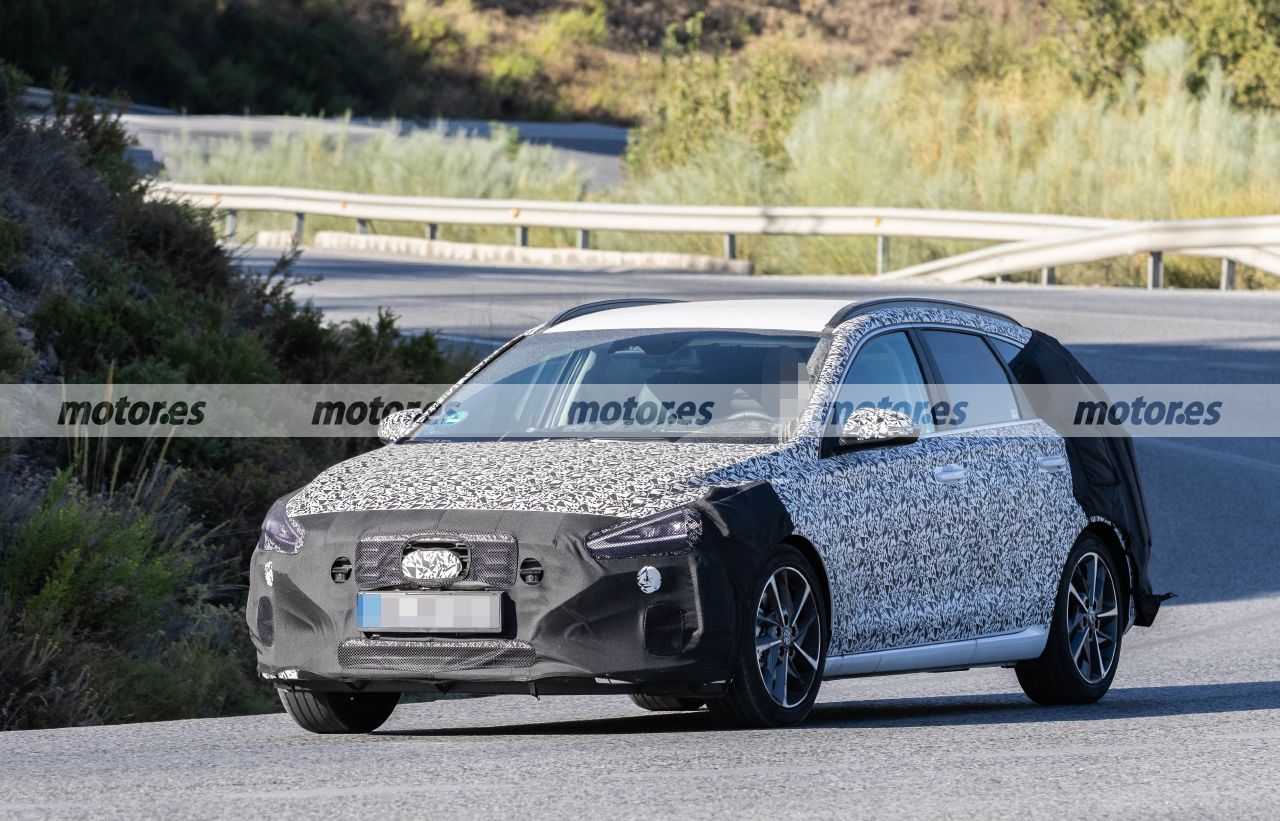 El Hyundai i30 CW Facelift vuelve a dejarse ver en pruebas, el familiar compacto surcoreano estrenará novedades en 2024