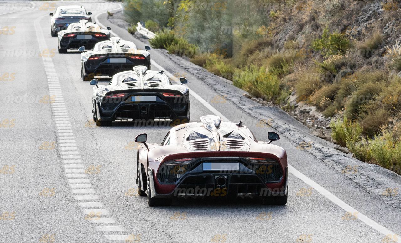 No uno ni dos, sino hasta cuatro prototipos del Mercedes-AMG ONE sorprendidos en caravana, más de 4.200 CV y tecnología F1 sobre el asfalto