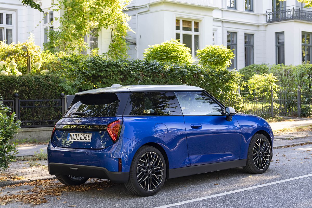 El nuevo MINI Cooper Eléctrico ya tiene precios en Holanda, y te van a sorprender, más barato que las versiones de gasolina equivalentes