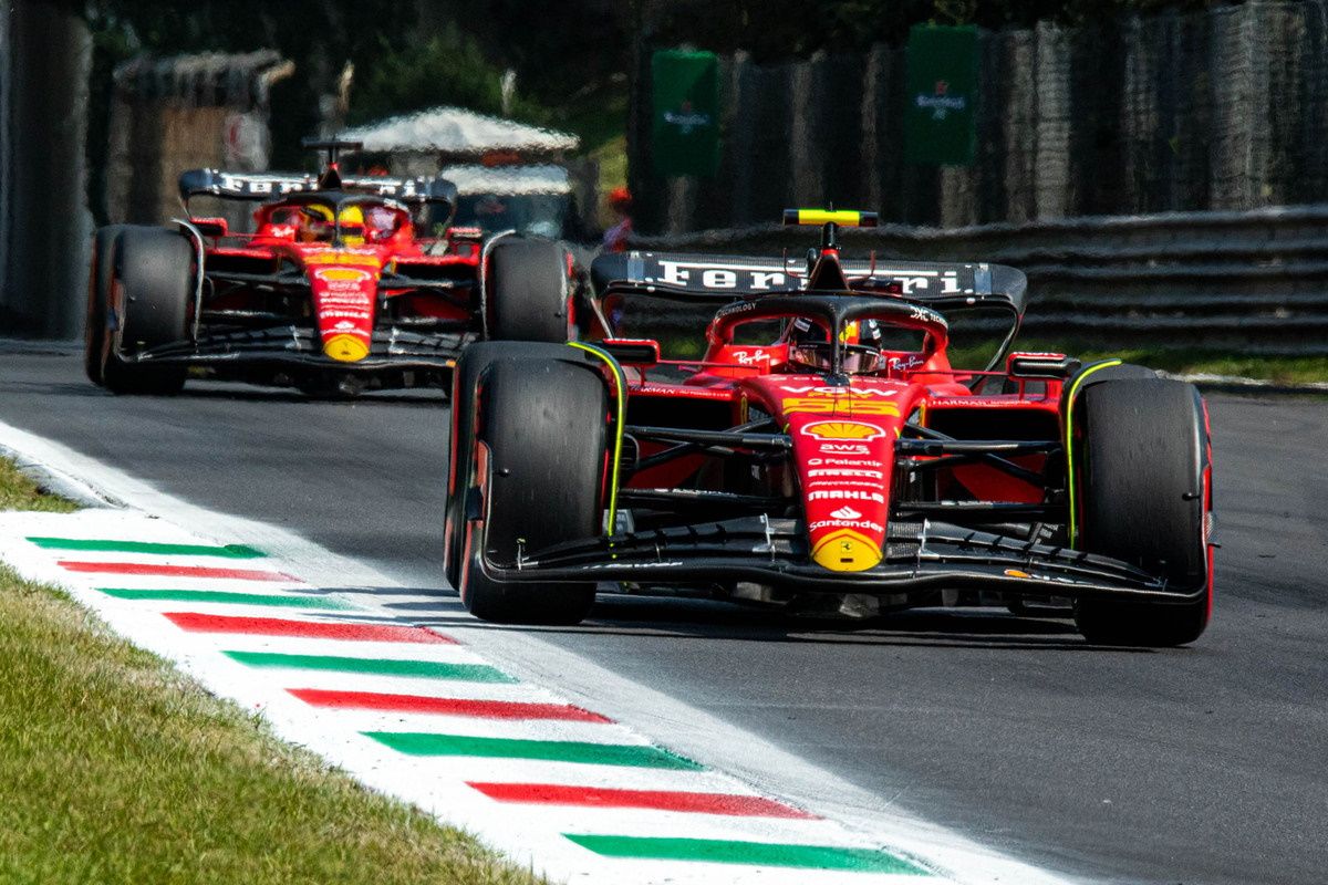 Nico Rosberg opina sobre la tensión entre Carlos Sainz y Charles Leclerc: «Estuvieron a punto de estrellarse»