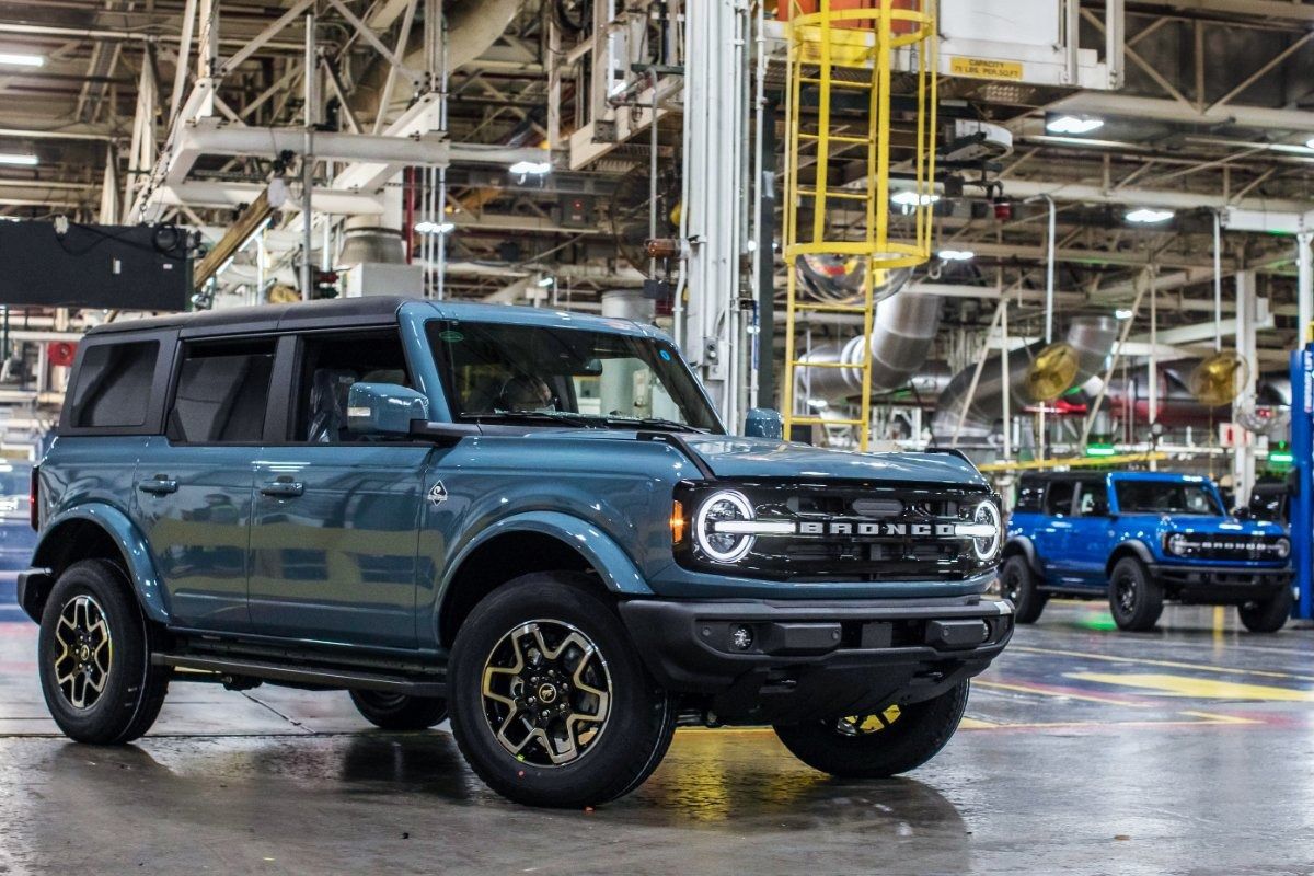 La leyenda moderna de los todoterrenos de Ford estrenará una versión PHEV en 2024, el Bronco no dejará solo al Wrangler 4XE