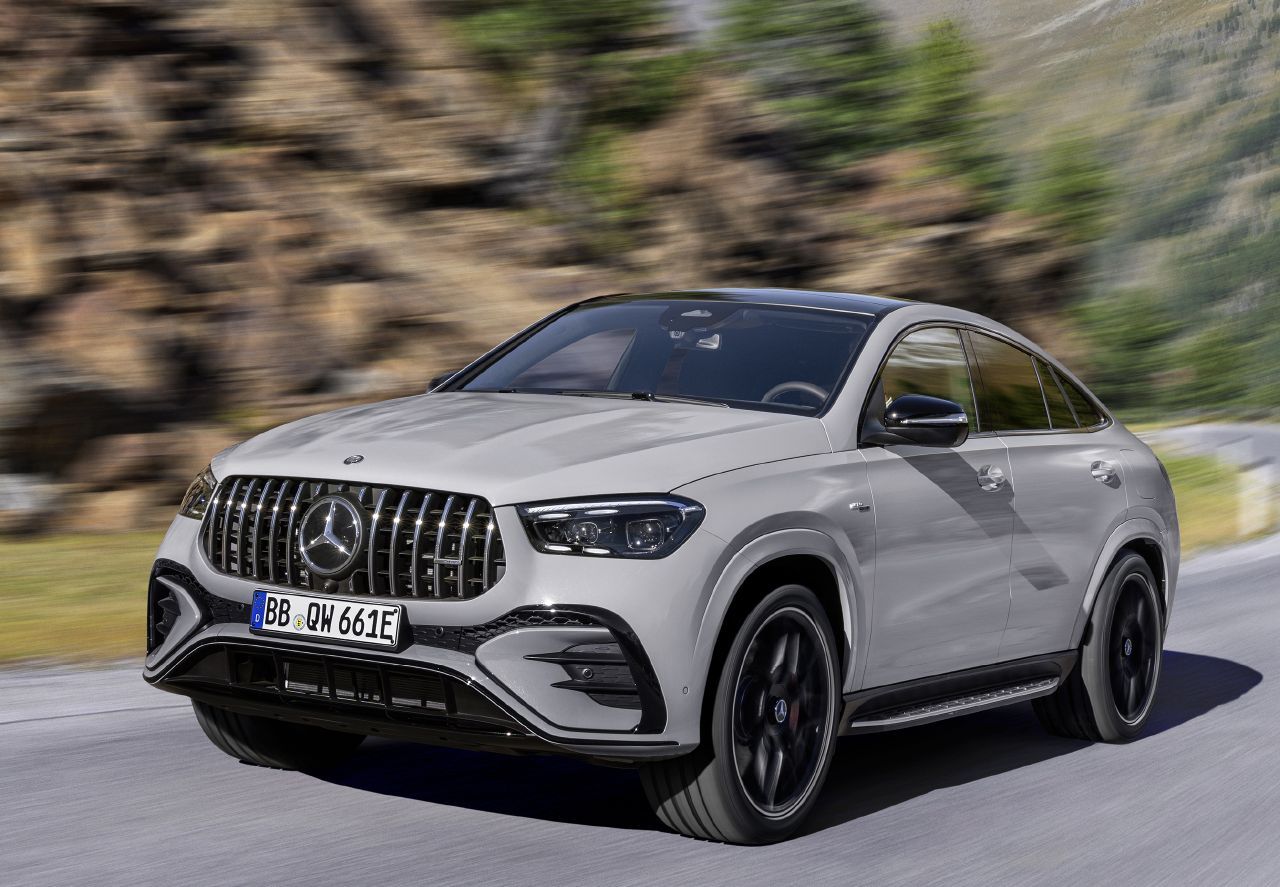 Los Mercedes-AMG GLE 53 estrenan tecnología PHEV, dos SUV híbridos enchufables de alto rendimiento con 550 CV y 100 km de autonomía