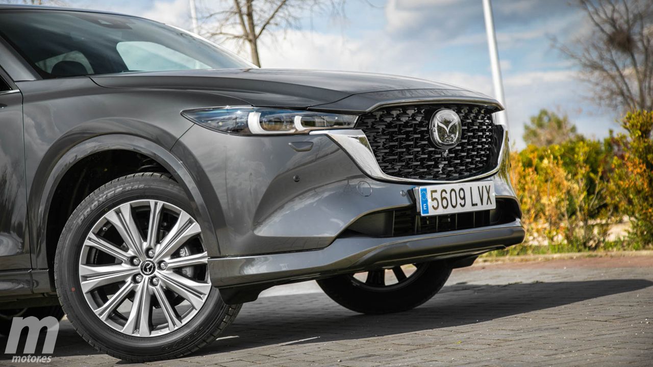 Etiqueta ECO y más de 3.000 € de descuento para el SUV compacto de Mazda que está en oferta, un temido rival por el Peugeot 3008