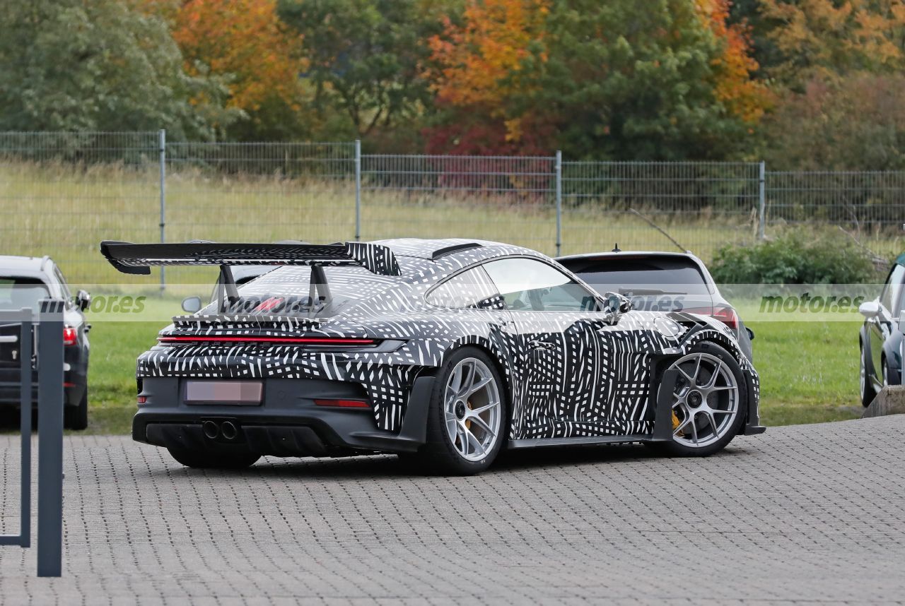 Manthey Racing desata la verdadera fiera que el Porsche 911 GT3 RS lleva oculta en su interior con su primera aparición en Nürburgring