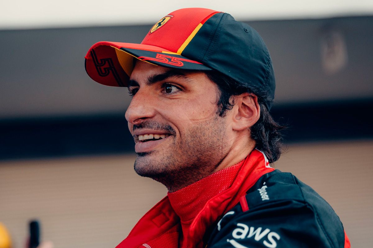 Carlos Sainz da un toque de atención a Ferrari: «Tenemos una debilidad. Ha estado ahí todo el año»