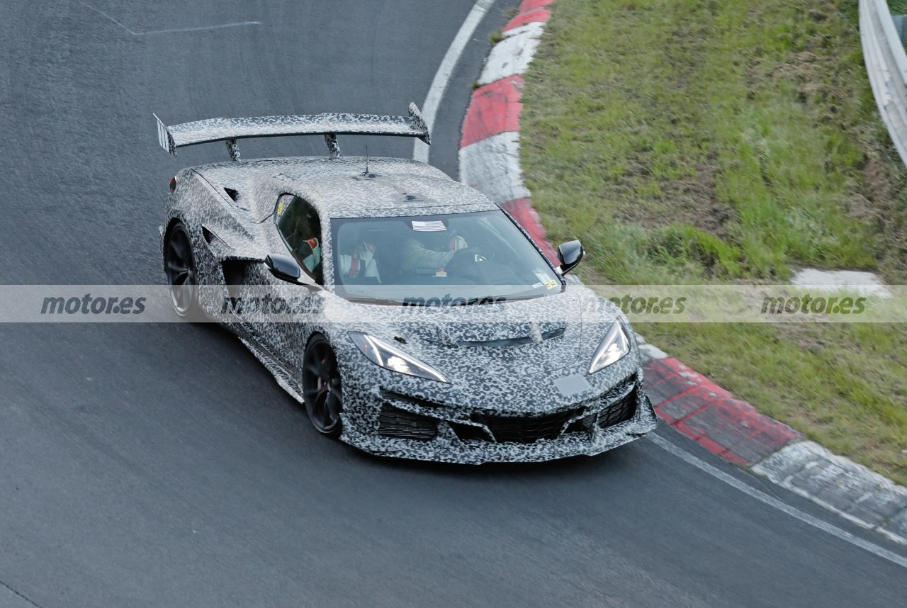 Fotos espía Chevrolet Corvette ZR1 2025 en Nürburgring