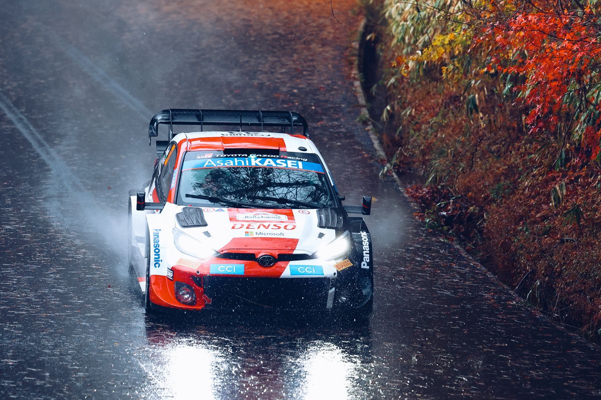 Elfyn Evans se escapa al frente del Rally de Japón y pone la directa al subcampeonato