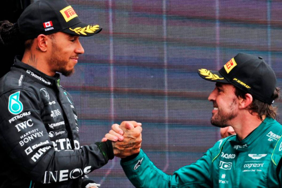 Fernando Alonso se 'pica' con Lewis Hamilton: «Él es inteligente, pero yo...»