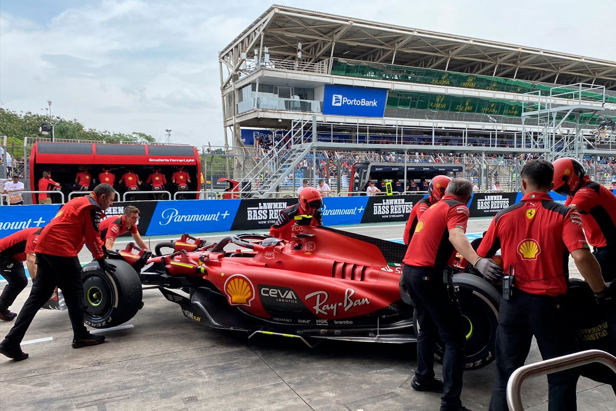 Ferrari da un puñetazo sobre la mesa y Aston Martin resucita