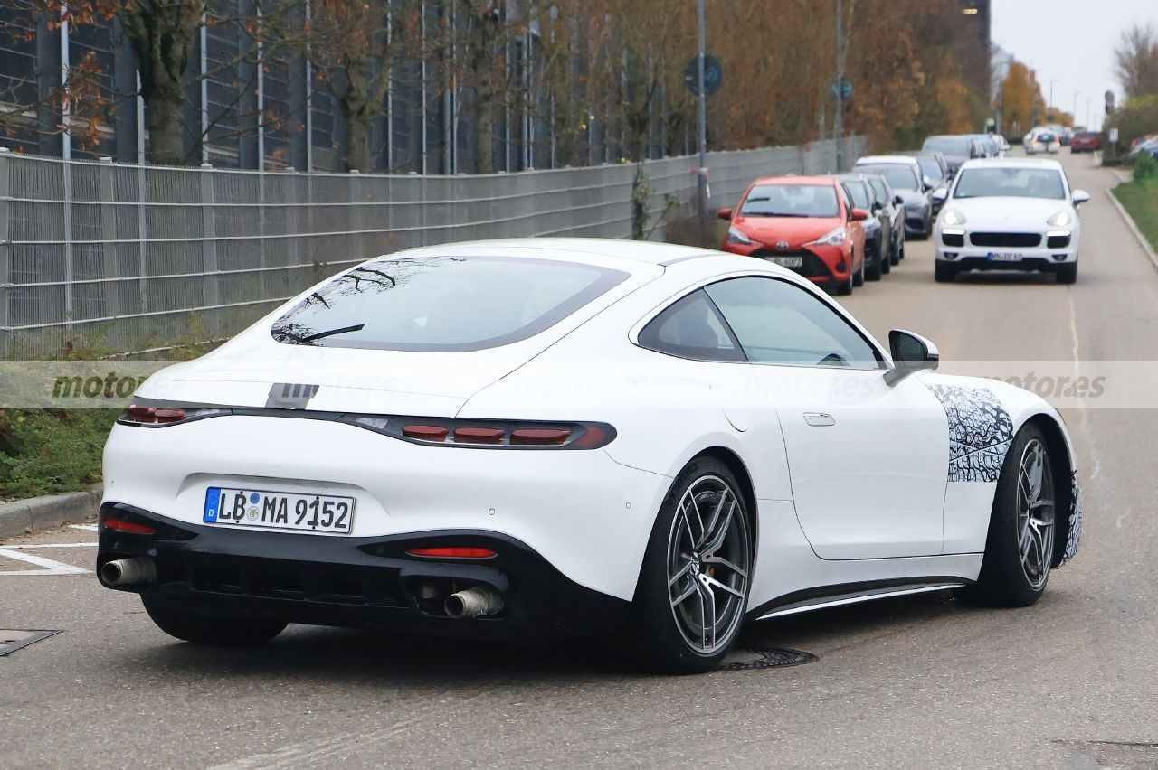 Fotos espía Mercedes-AMG GT 43 Coupé 2024