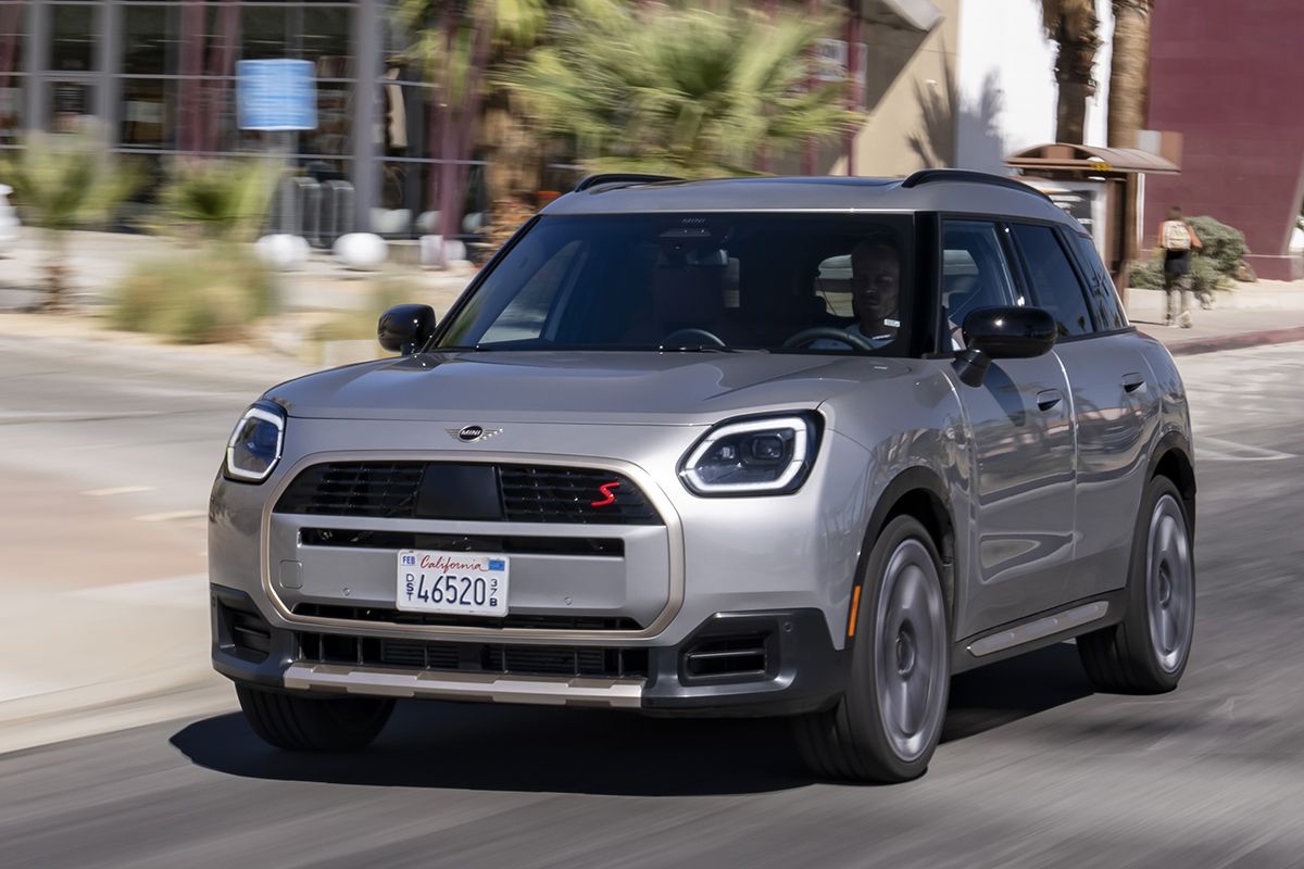 MINI amplía su oferta, el nuevo Countryman S ALL4 es la apuesta deportiva y con etiqueta ECO del SUV británico que llega en 2024