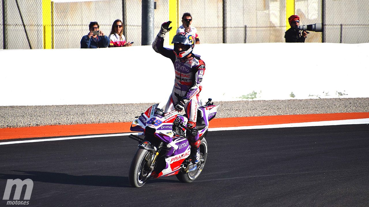 Jorge Martín gana la Sprint y aplaza el título en Valencia