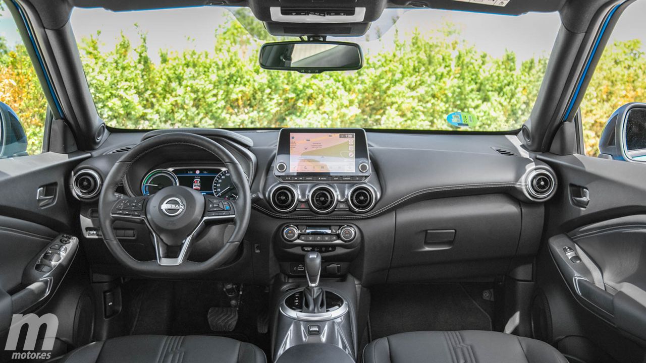 Nissan Juke Hybrid - interior