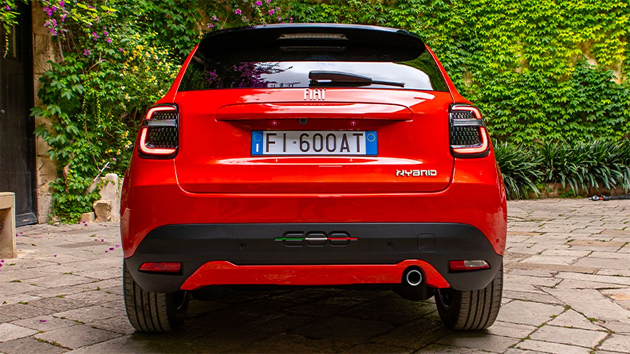 FIAT 600 Hybrid - posterior