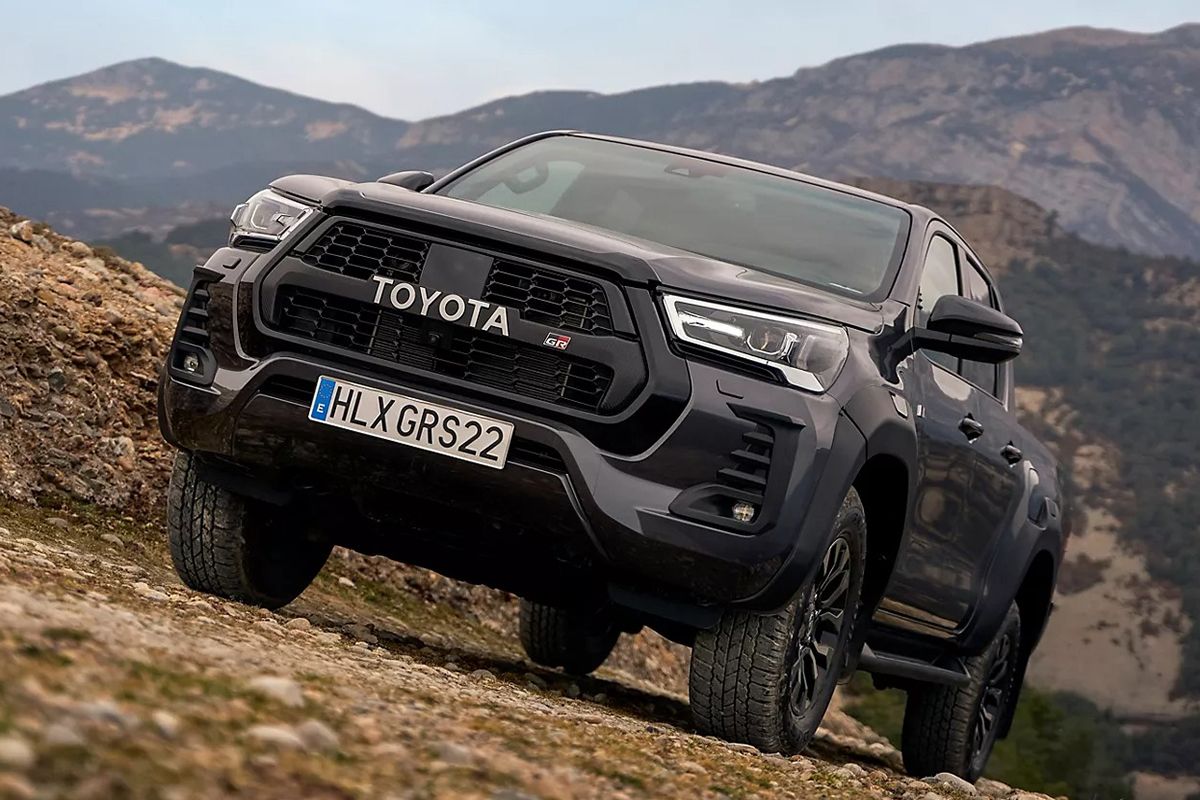 Reino Unido declara la guerra al Toyota Hilux, el Gobierno Británico obliga a retirar toda su promoción pública por incumplir las reglas del país