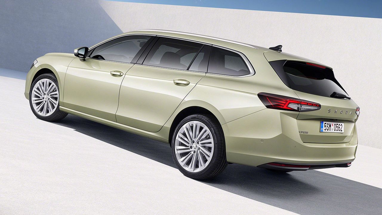 Skoda Superb Combi 2024 - posterior