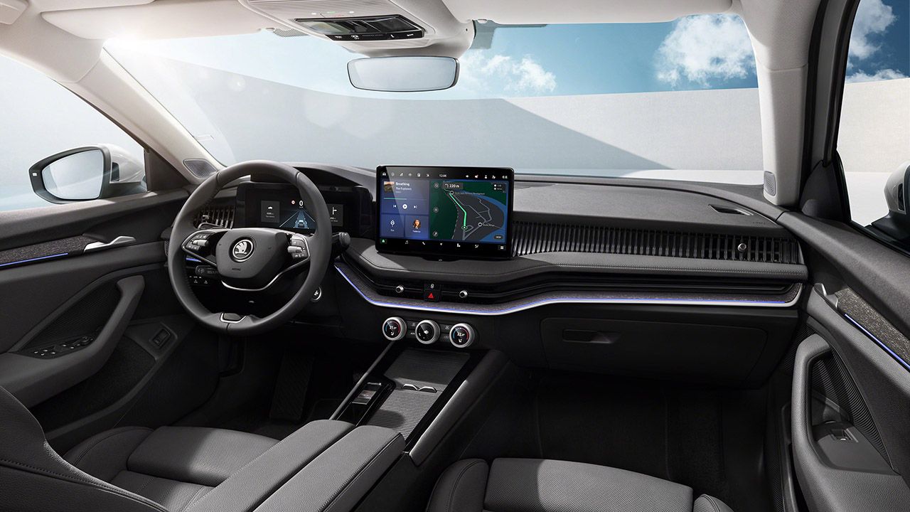 Skoda Superb Combi 2024 - interior