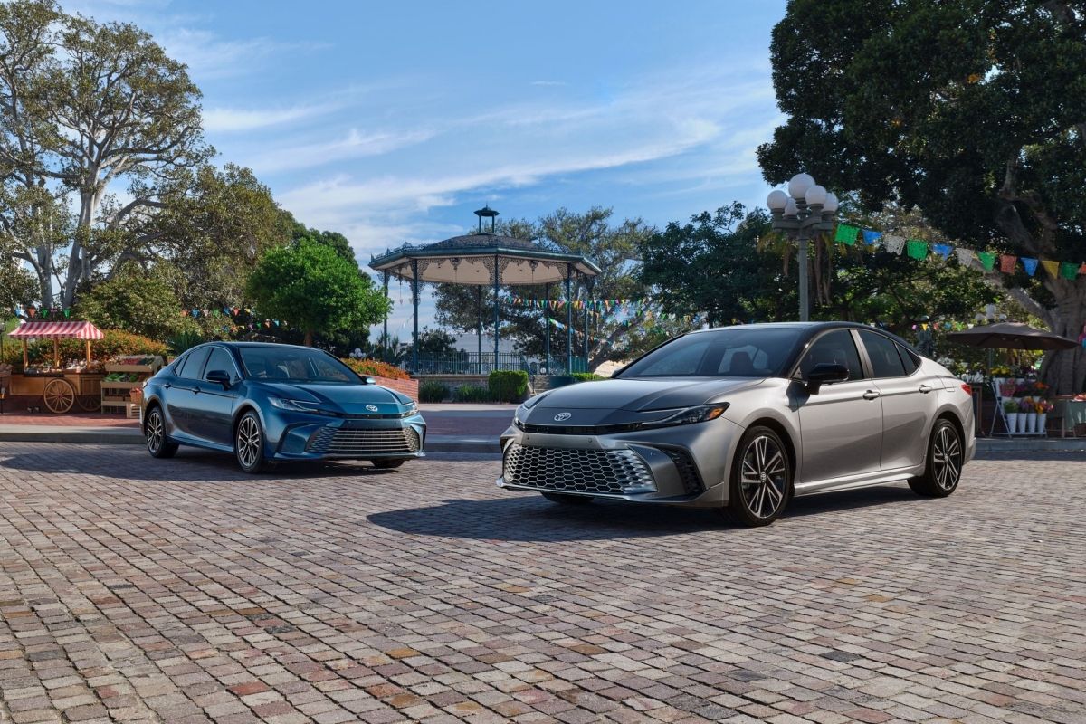 Toyota presenta la novena generación del Camry, la berlina híbrida japonesa se renueva por completo