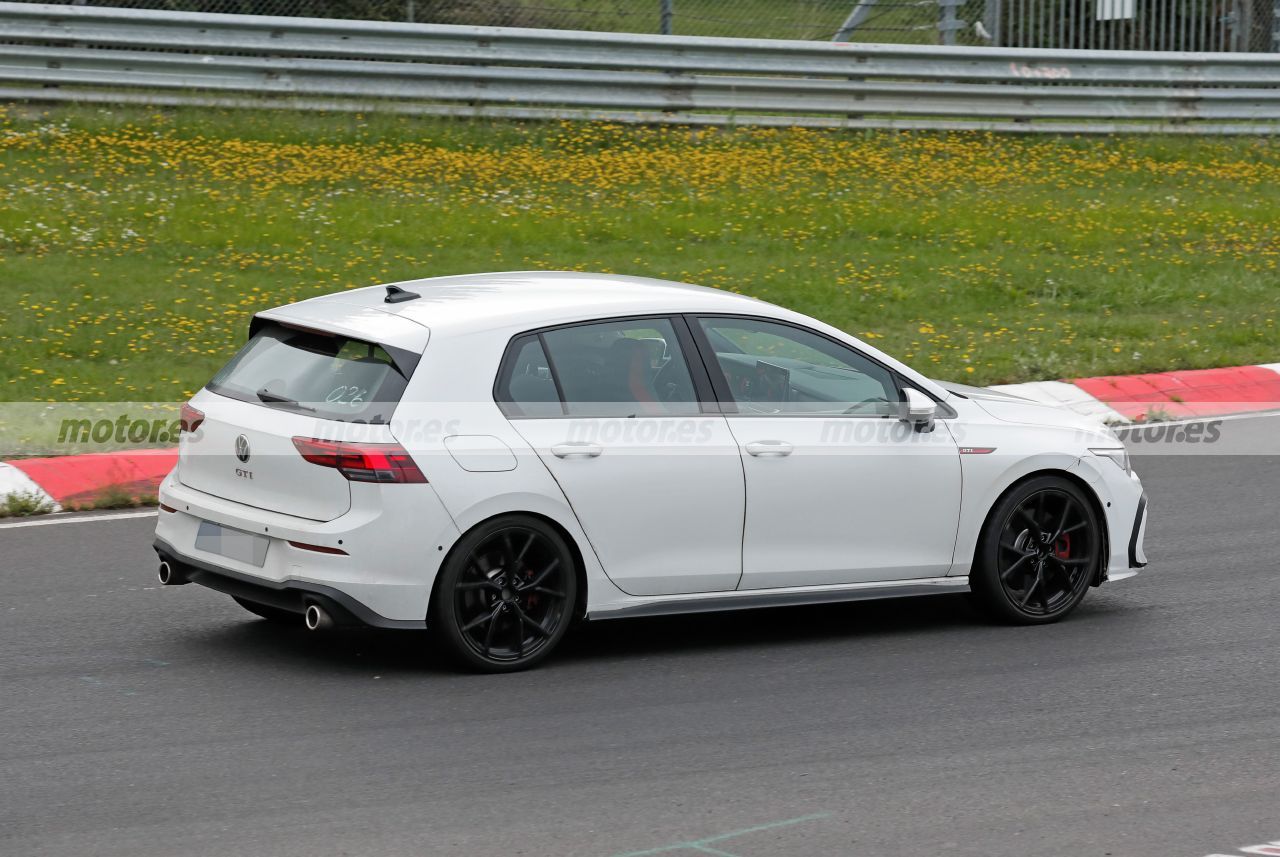 Fotos espía Volkswagen Golf GTI Facelift 2024 en Nürburgring