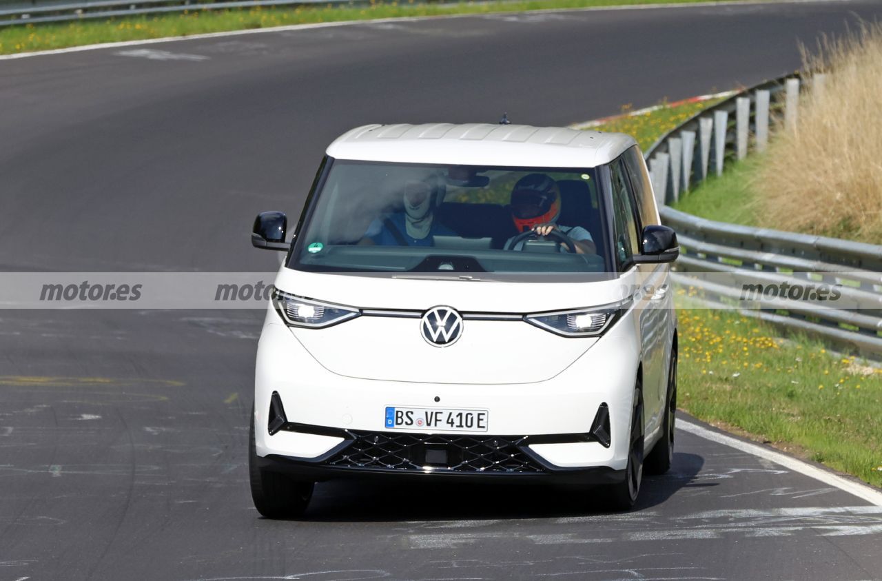 El nuevo Volkswagen ID. BUZZ GTX saca a relucir su carácter más deportivo en unas exigentes pruebas en Nürburgring